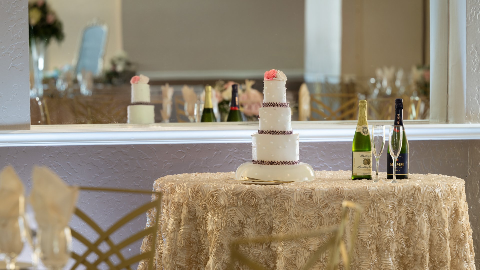 11 - Fresno Fields - FRES - Emerald Room - Cake Detail