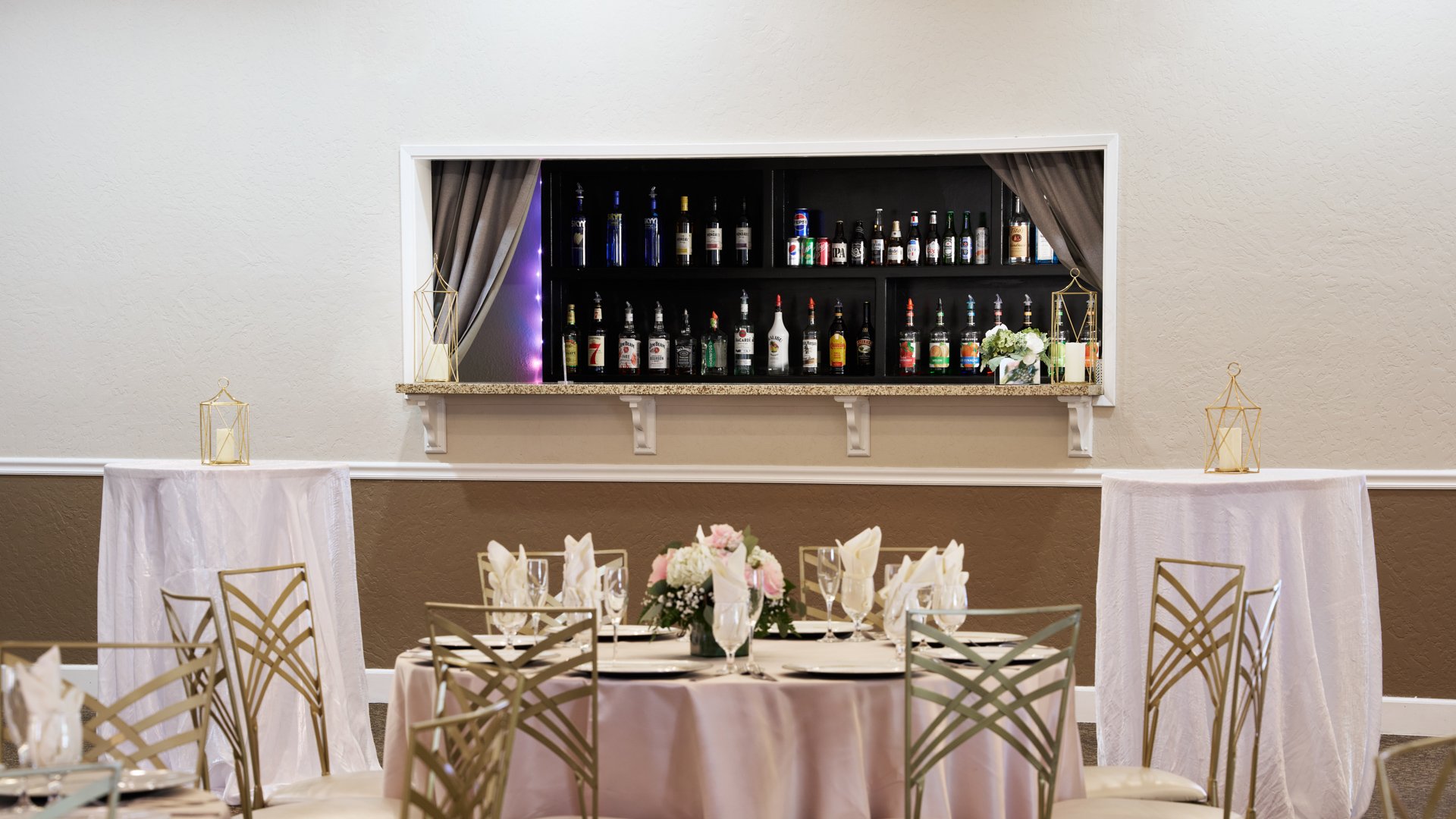 12 - Fresno Fields - FRES - Emerald Room - Bar Detail Shot