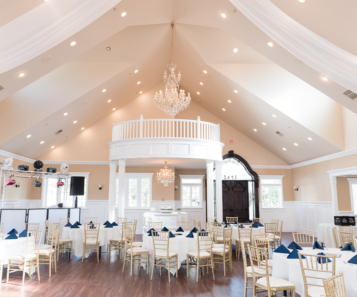 Reception space at Lindsay Grove by Wedgewood Weddings