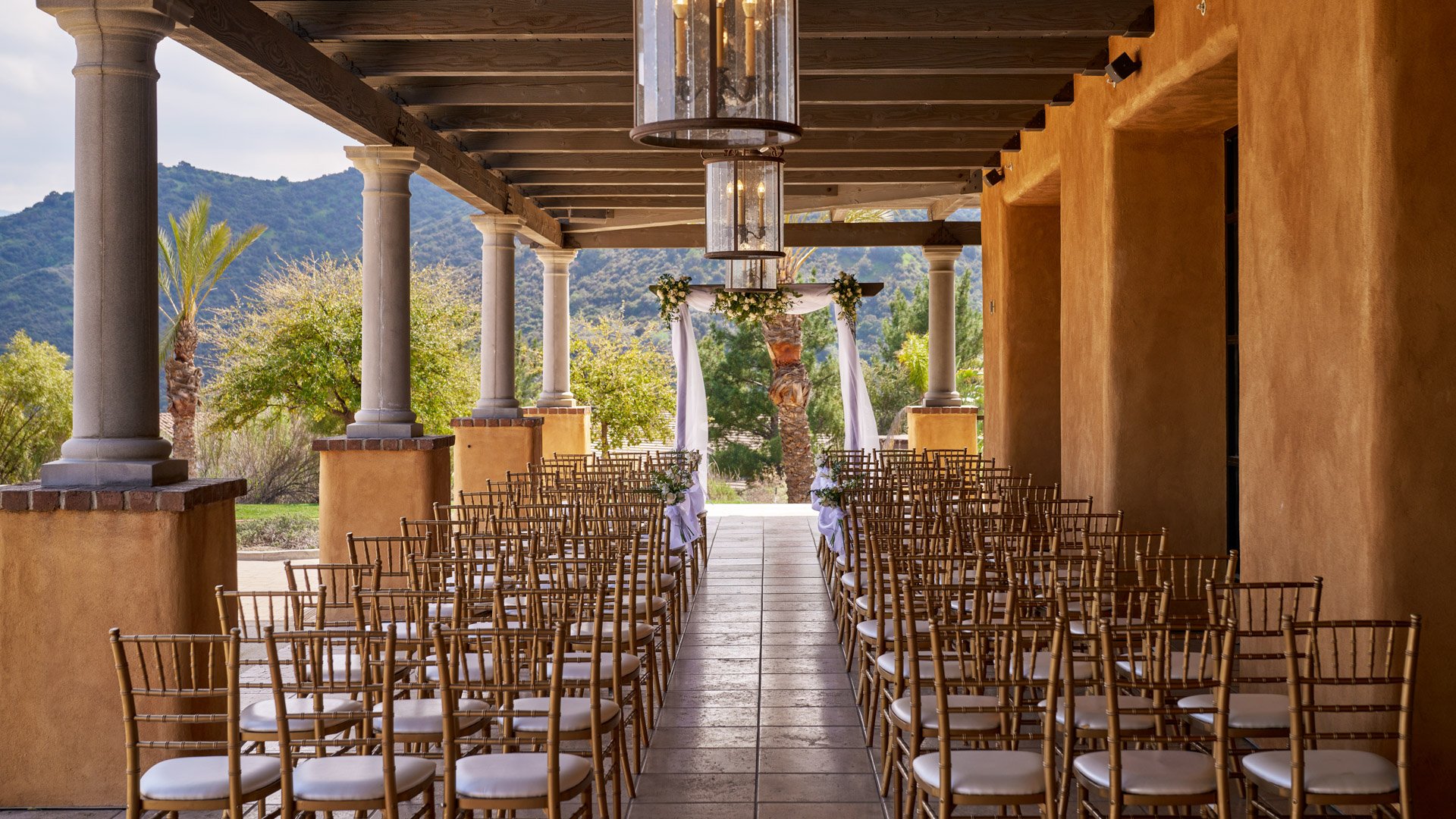 24 - The Retreat - RETR - Terrace Circle - Ceremony