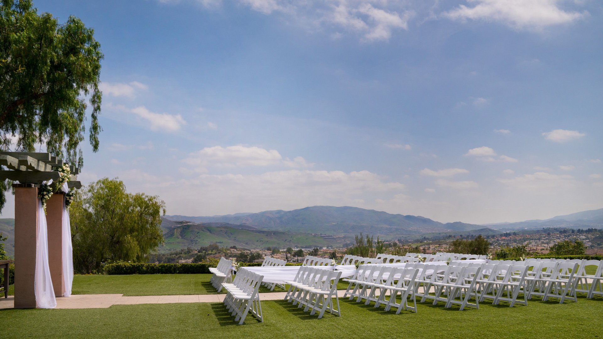27 - The Retreat - RETR - Terrace Lawn - Ceremony