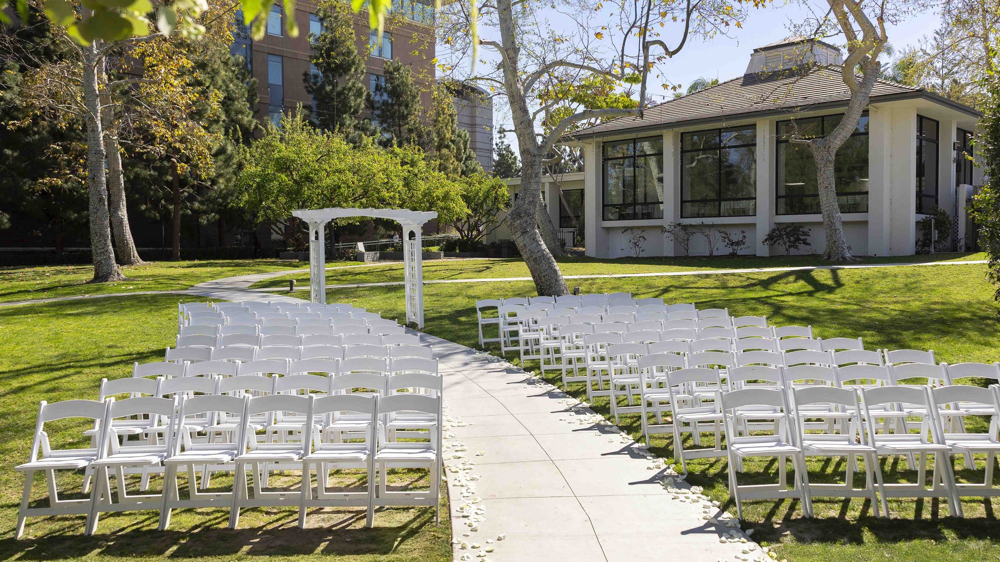 12 - University Club - UCI - Gazebo Lawn - Ceremony