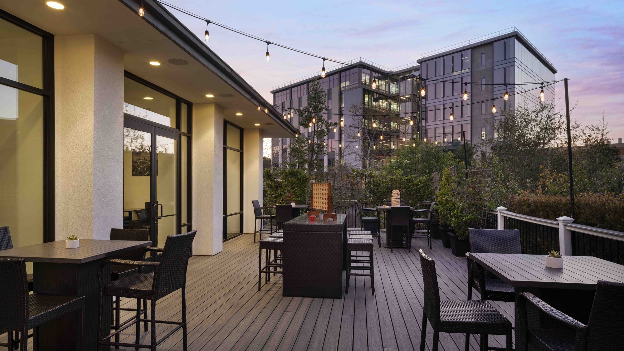 17 - University Club - UCI - Bistro Patio - Cocktail Hour
