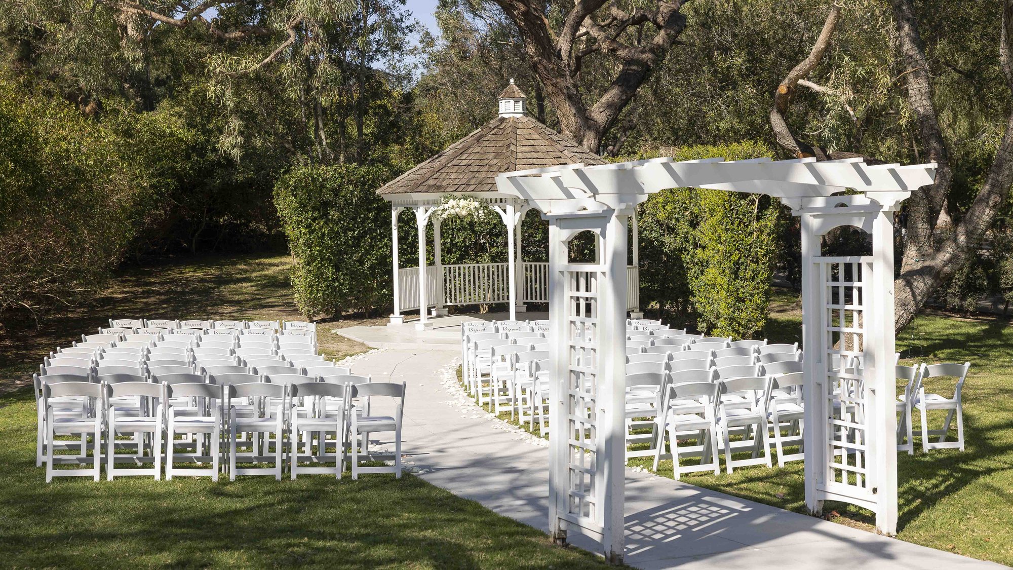 27 - University Club - UCI - Gazebo Lawn - Ceremony