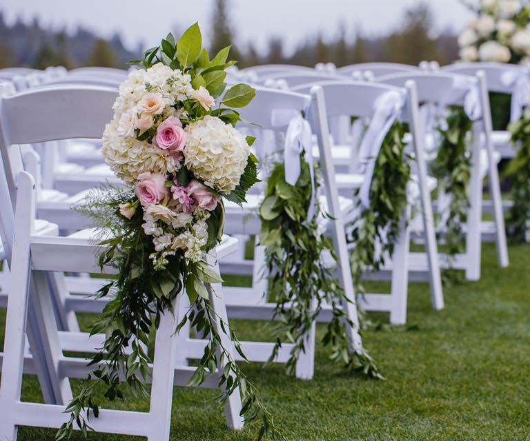 Ceremony-flowers---Winchester-Estate-by-Wedgewood-Weddings