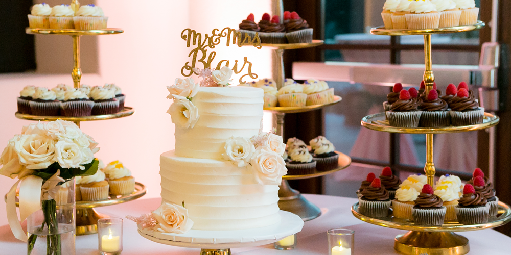 Sweet Success! 4 Wedding Cake and Dessert Table Décor Styles